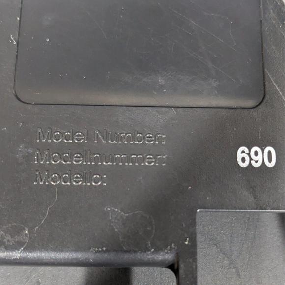 iRobot Roomba 690 Bottom Base Part for Replacement with screws GENUINE OEM - Picture 7 of 7